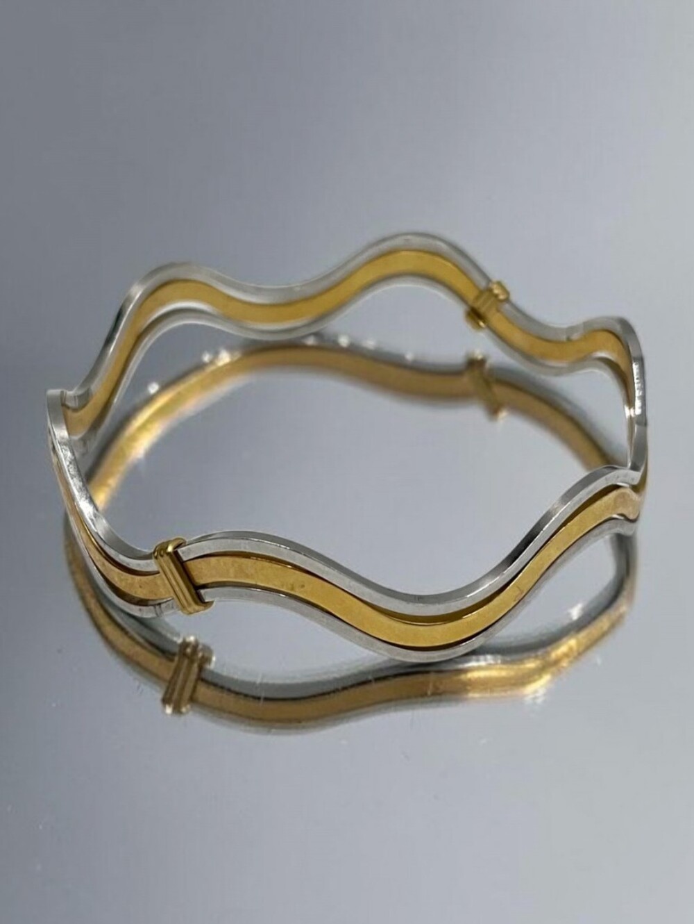 Avon Vintage 1978 "Fashion Waves" Two-Toned Bangled Bracelet
